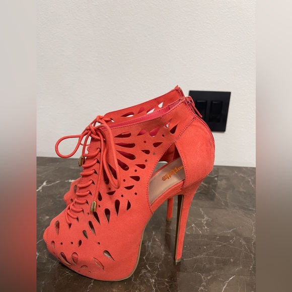 New! Unworn! Size 9 Peeptoe Stiletto Heels - Picture 8 of 12